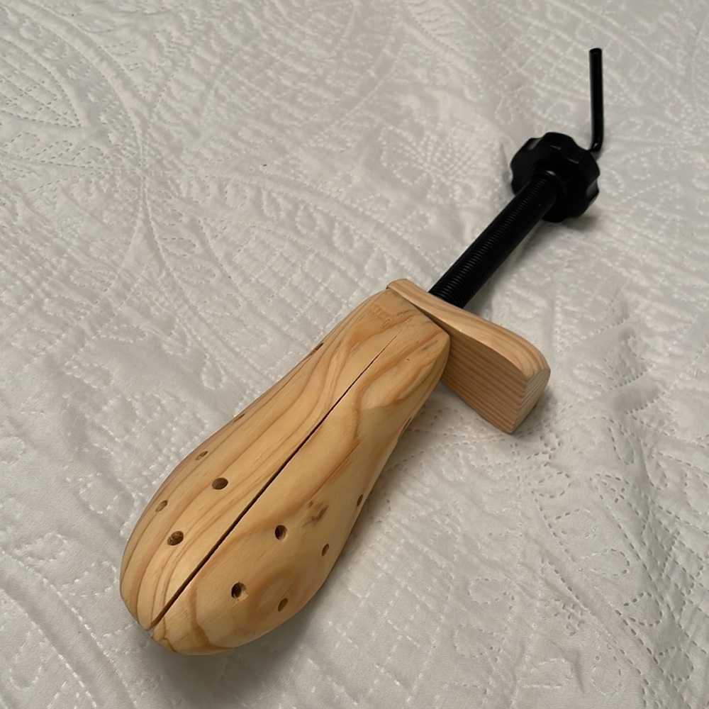 Wooden Shoe Stretcher Adjustable Unisex - Picture 3 of 7